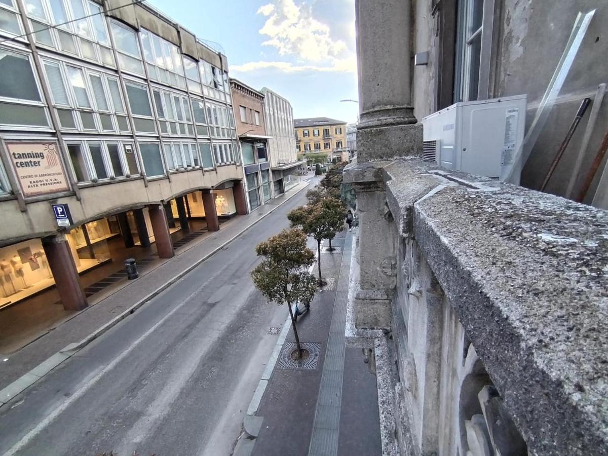 Loft Via Morosini Centro Varese - Ixihome エクステリア 写真